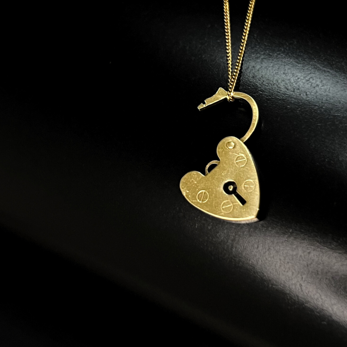 Vintage 9K Heart Shaped Lock