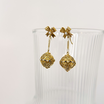 Antique Victorian 18K Massive Gold Long Pendant Lace Earrings